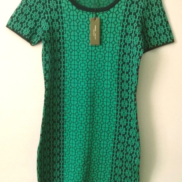 Romeo & Juliet Couture Dresses & Skirts - Romeo and Juliet Green & Navy Blue Sweater Dress M
